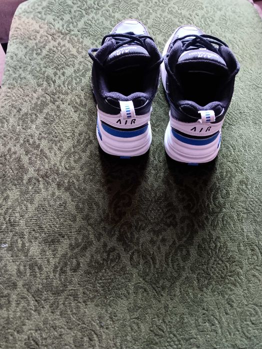 Продавам детски маратонки 39