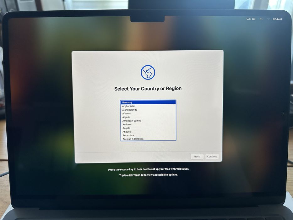 Apple MacBook Air M2 13.6” – 16GB RAM / 256GB SSD