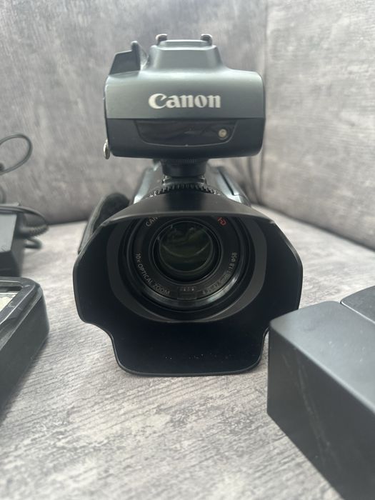 Canon XA10 видеокамера