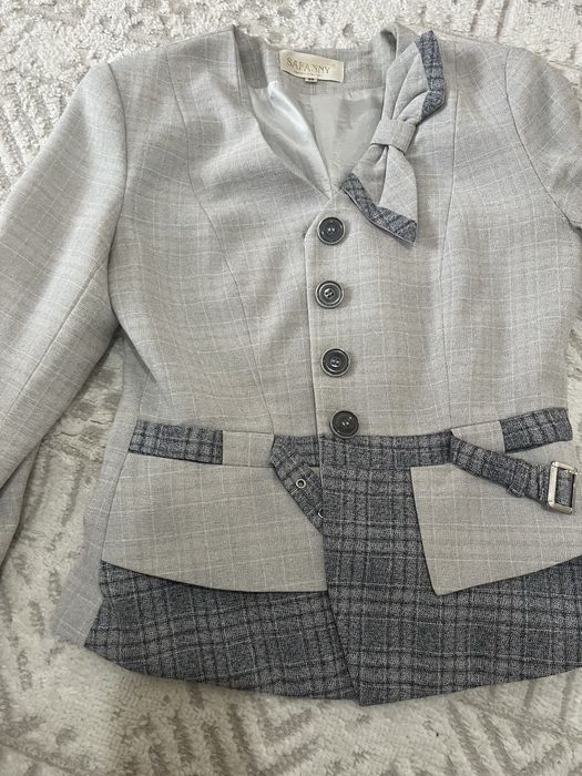 Отдам за шоколадку женские вещи