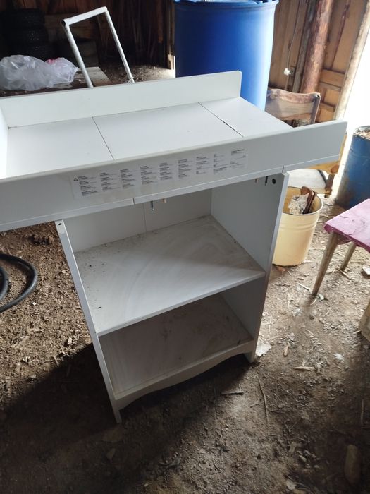 Продам пеленальный столик