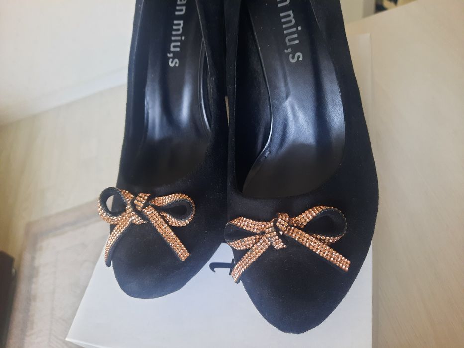 Туфли со стразами
