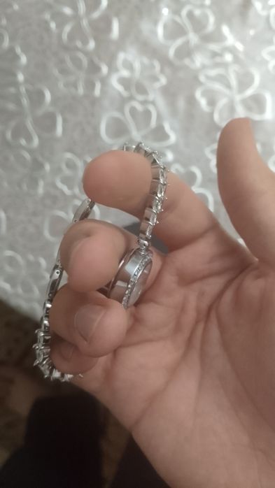 Продам женские часы
