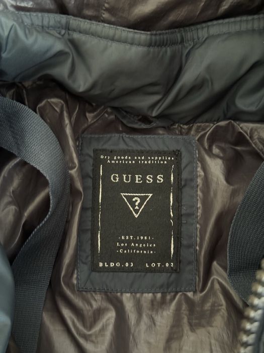 Продавам пухено яке guess