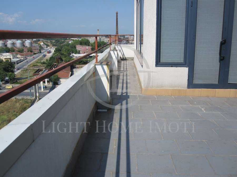 Продава се Офис в Пловдив, Кършияка - 735 кв.м за 409 €/кв.м - Снимка #2