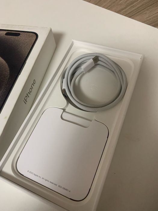 Iphone 15 pro White Titanium