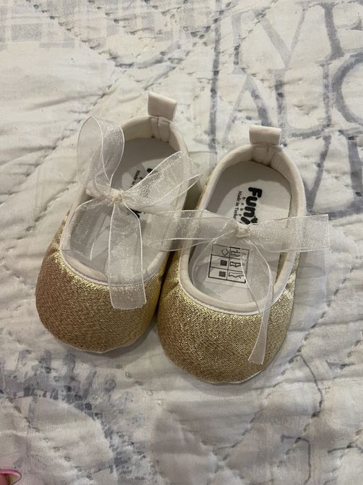 Бебешки буйки и бебешки пантофки