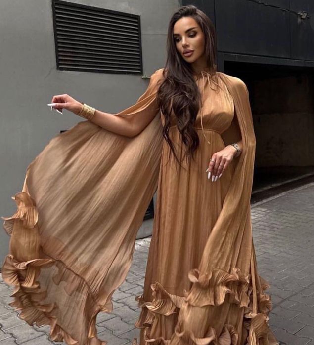 Изключителна рокля с волани официална