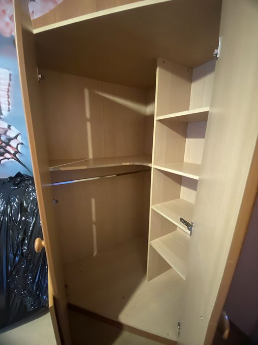 Dulap pe colț spatios pentru copii