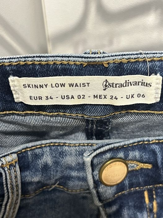 Blugi Stradivarius marime xs