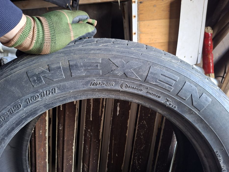 Продам лет резину 235/55/19