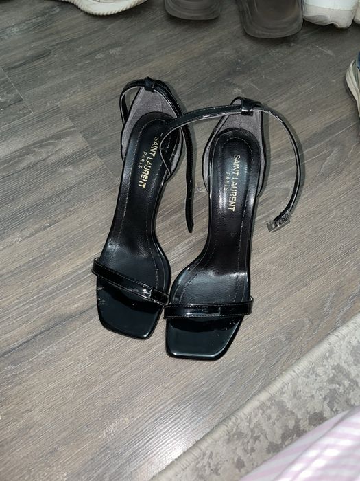 Продам босоножки Sant Laurent