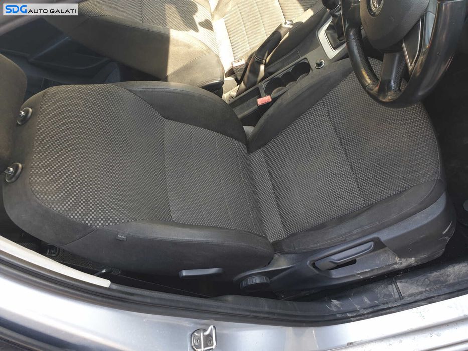 Scaun Textil Dreapta Fata Fara Incalzire Skoda Octavia 3 2013 - 2017 [C4352]