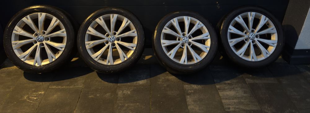 Jante originale Volkswagen R17 cu anvelope