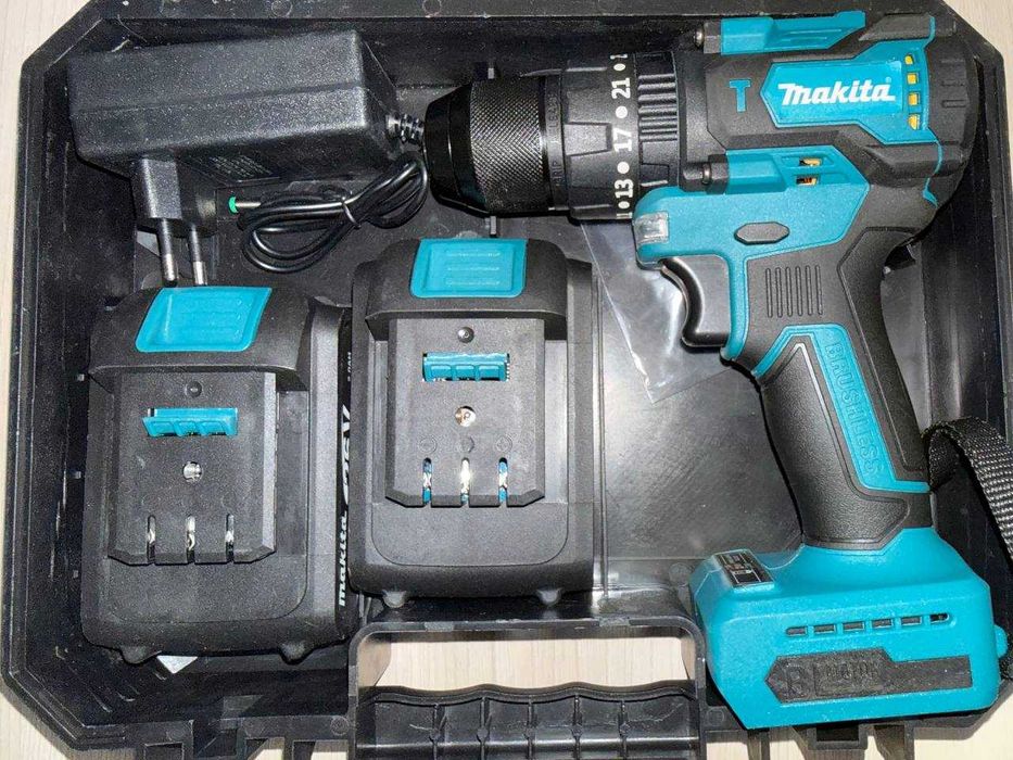 Шуруповерт Makita