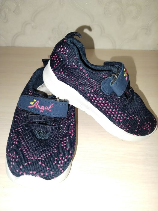 Продам макасину для девочки