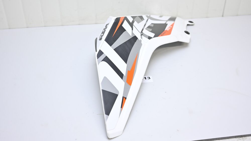 Carena Lateral Stanga KTM Duke 125 2017 - 2023