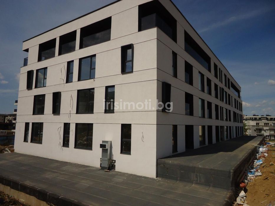 Продава се Тристаен апартамент в София, Малинова долина - 99 кв.м за 1370 €/кв.м - Снимка #1