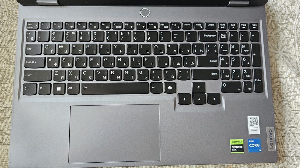 Lenovo LOQ 15IAX9