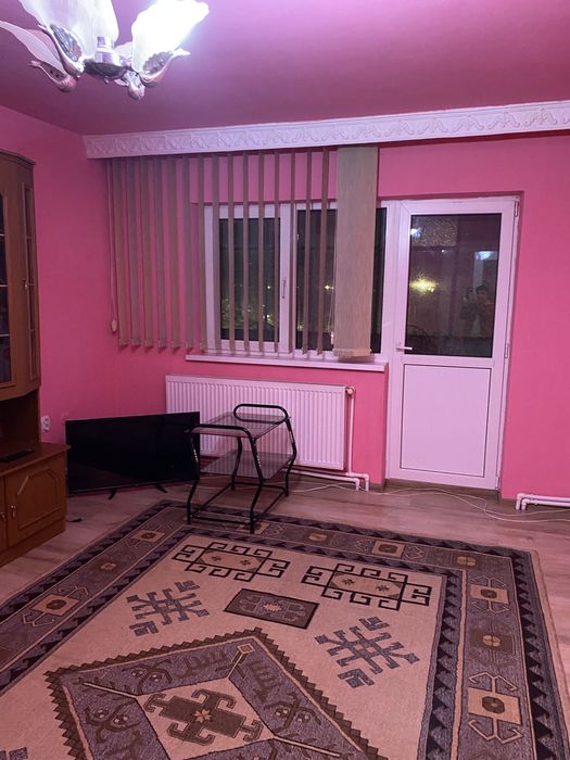 Inchiriez apartament cu 2 camere