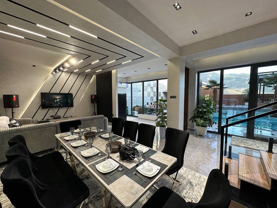 Сдаётся люкс дача в Чарваке «Баку» на 15 персоны