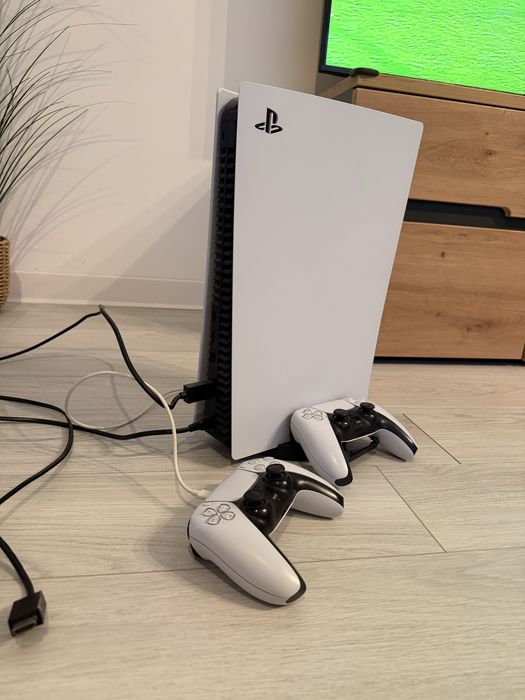 Vand PlayStation 5 digital - 2 console + joc Split Fiction