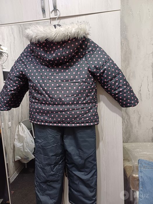 Продаётся фирменный для девочек комбинезон с куртки