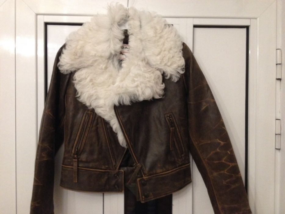 Vand geaca de piele Gant de femei!