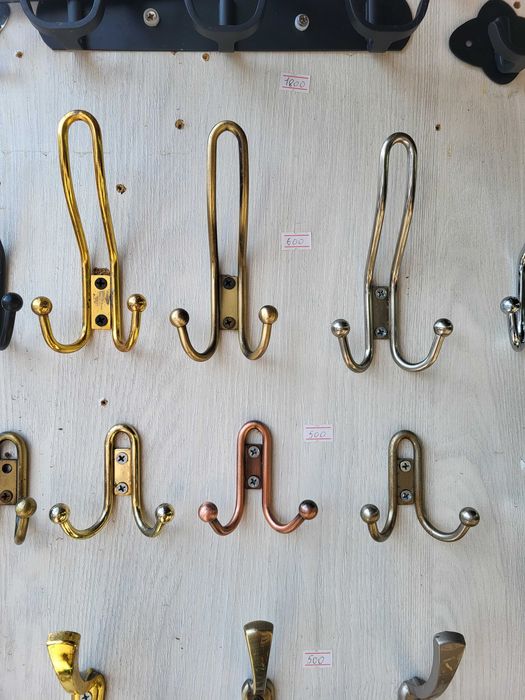 крючки, вешалки для одежды