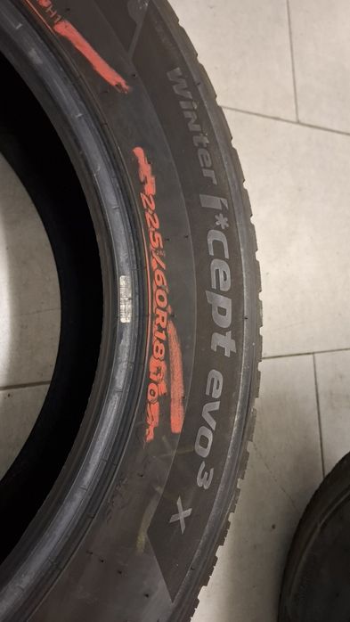 2бр зимни гуми Hankook 225 60 18