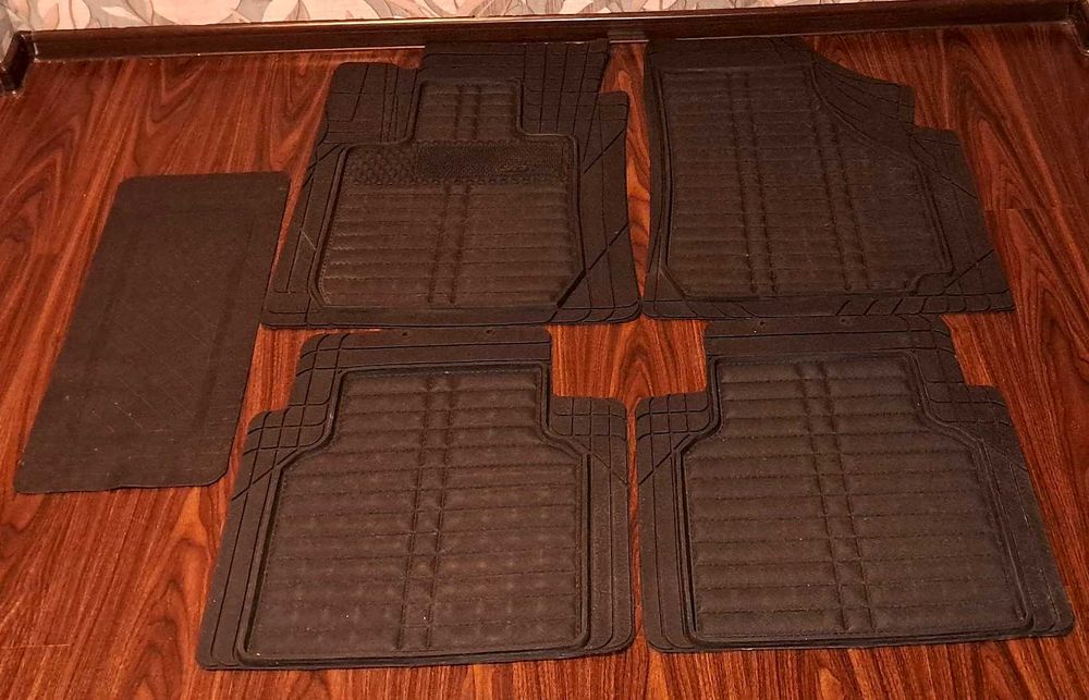 СРОЧНО Продам 3D Универсальный Полик Для Автомобиля Состояние Новый!!!