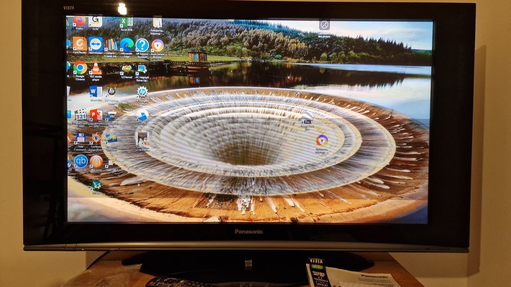 42" плазмен телевизор Panasonic