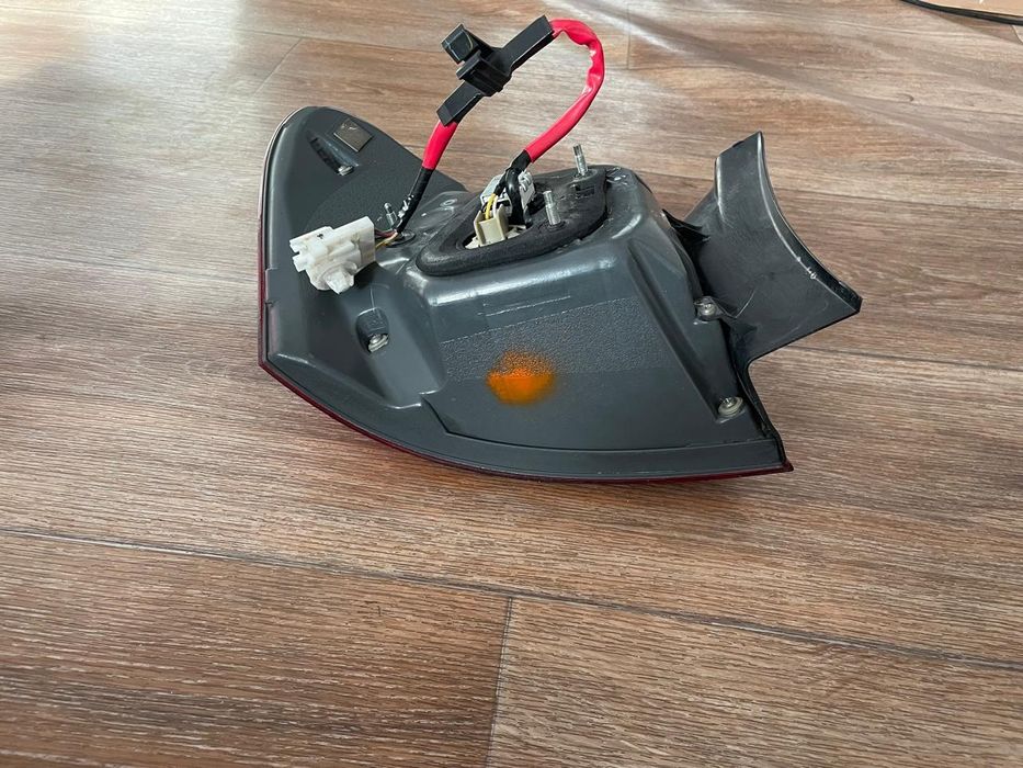 Фонарь заднии правый