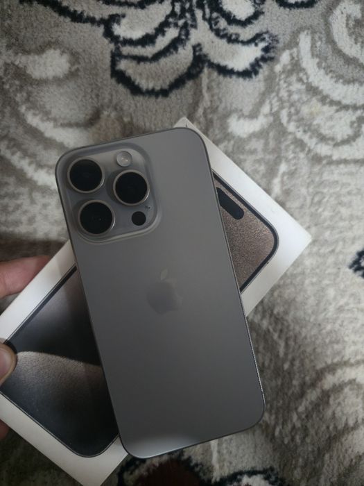 Iphone 15 pro natural