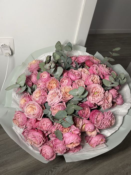 Пионовидные розы