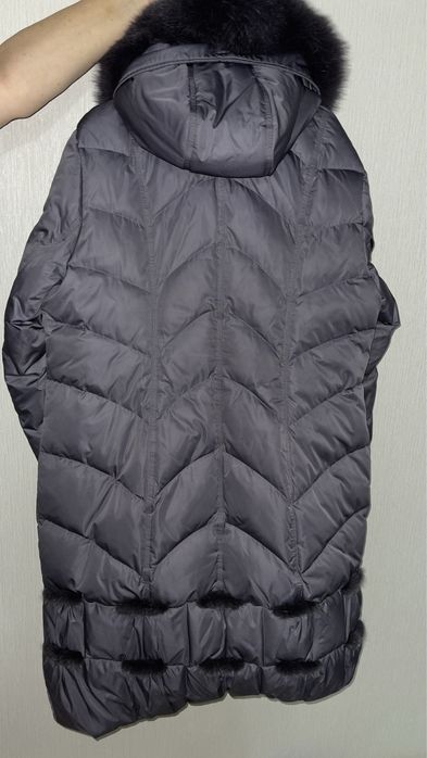 Продам пуховик с мехом песца