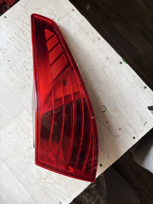 Кия Оптима зад Фонарь