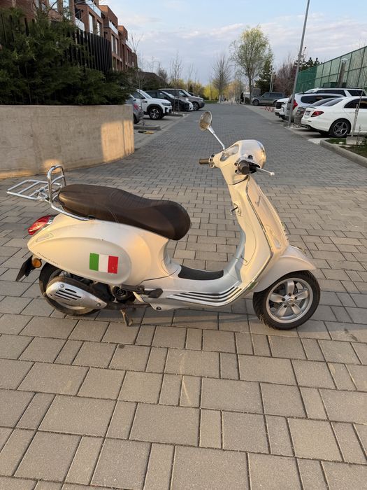 Vespa primavera se conduce fara permis