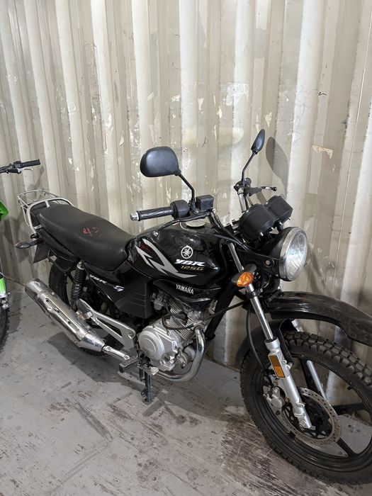 Yamaha ybr 125.