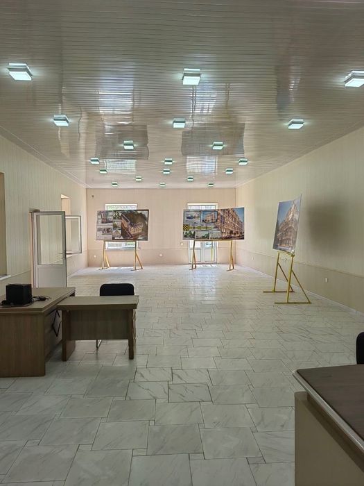 Сдам два этажа : первый и цоколь в центре города 240 кв м