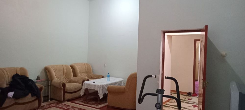 Qarshi shahar Aziya Alyans bank Yonida