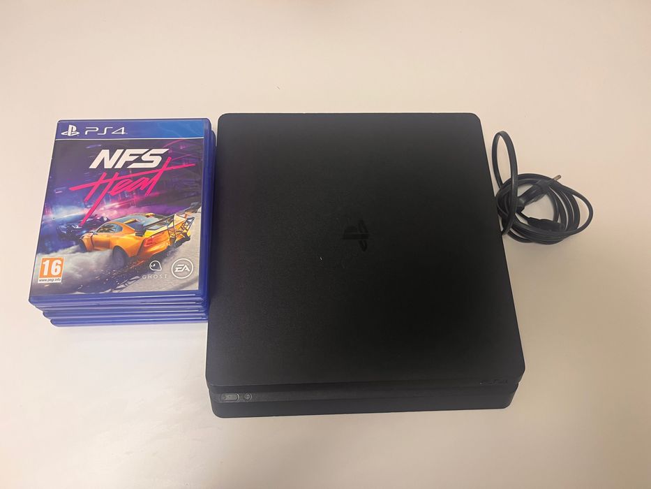 Ps4+jocuri populare+cont fortnite inclus (62 skinuri€