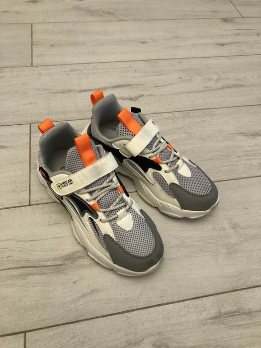 Кроссовки на 41 размер