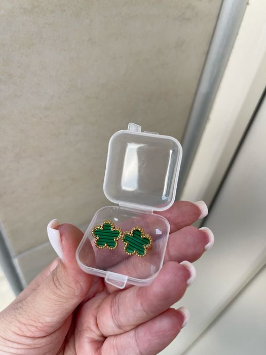 Обеци и гривни и колиета с детелини по модел на Van Cleef