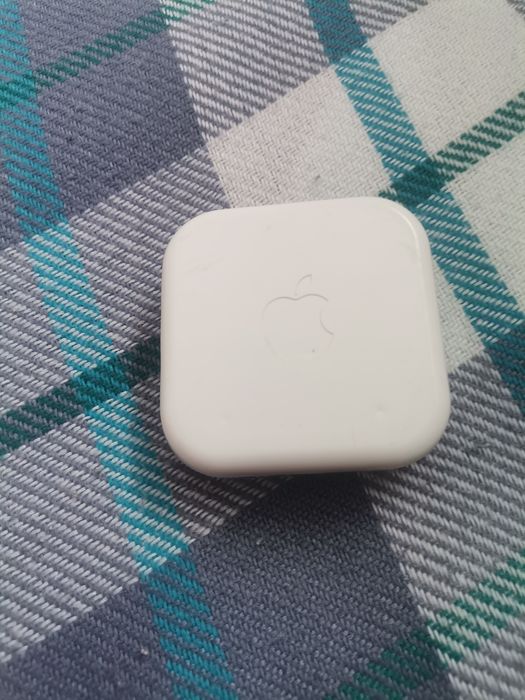 Продам Apple EarPods в идеальном состоянии