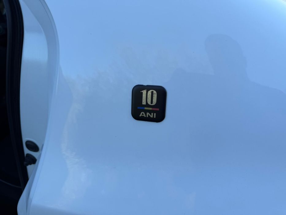 Dacia logan 1.5dci editia de 10 ani clima cu AC nav etc