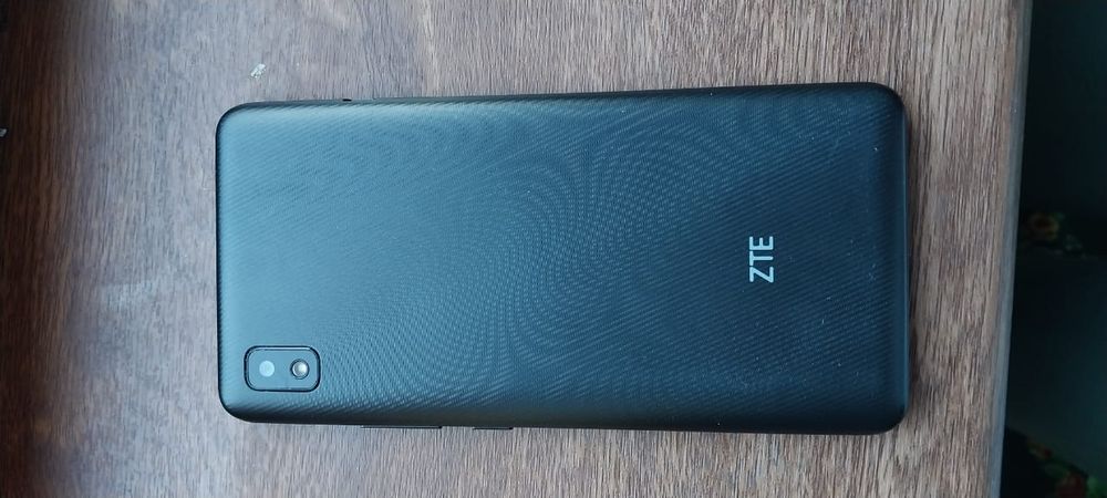 Телефон ZTE Blade L210