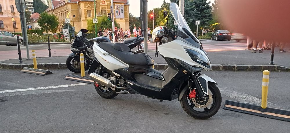 Maxiscuter Kymco Xciting 300R / adus recent