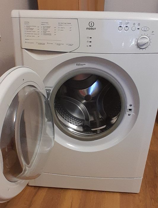 Стиральная машинка INDESIT