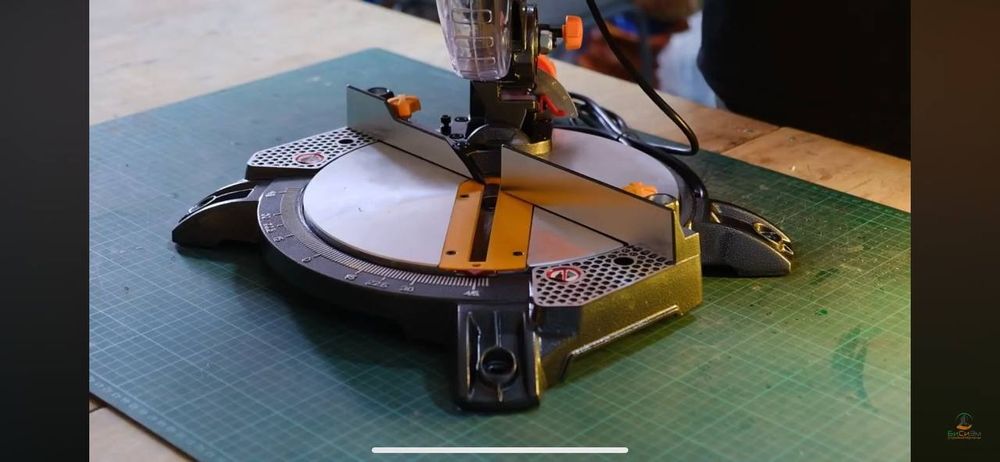 Торцовочная пила INGCO BMS14002